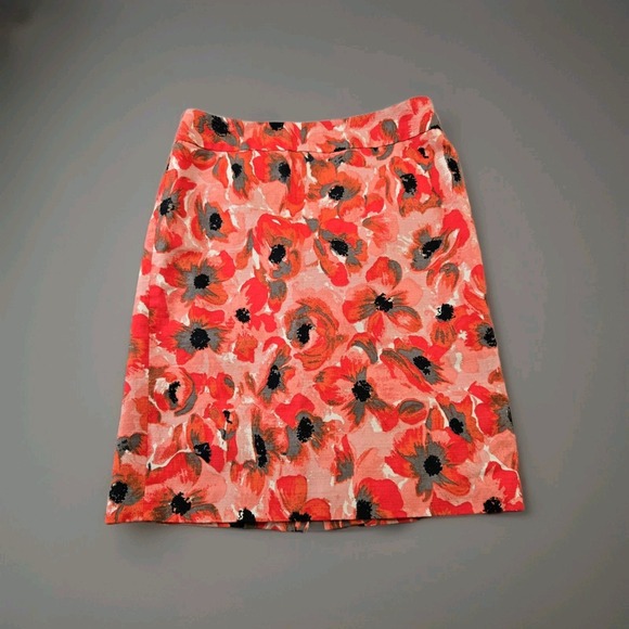 Ann Taylor Dresses & Skirts - Ann Taylor Women's Pencil Skirt Lined Vented Back Zip Floral Pattern Size 4